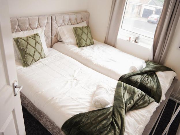 Home In Speke- 8 Mins Walk To Airport Zewnętrze zdjęcie